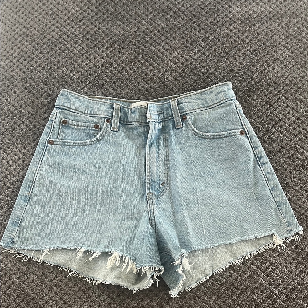 Abercrombie & Fitch 90s relaxed cutoff short high rise